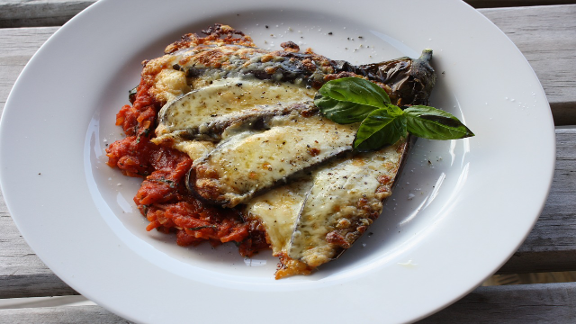 Melanzane di Parmigiana: Kisah Lezat Terong Panggang dari Italia